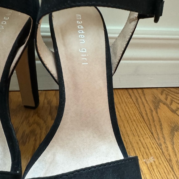 NEW Madden Girl 5.5” Strappy Heels - Picture 6 of 8